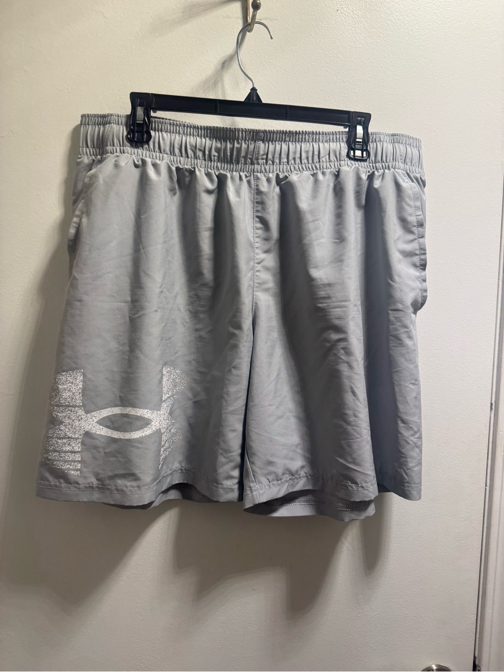 * Men’s Gray Under Armour Shorts with Drawstrings